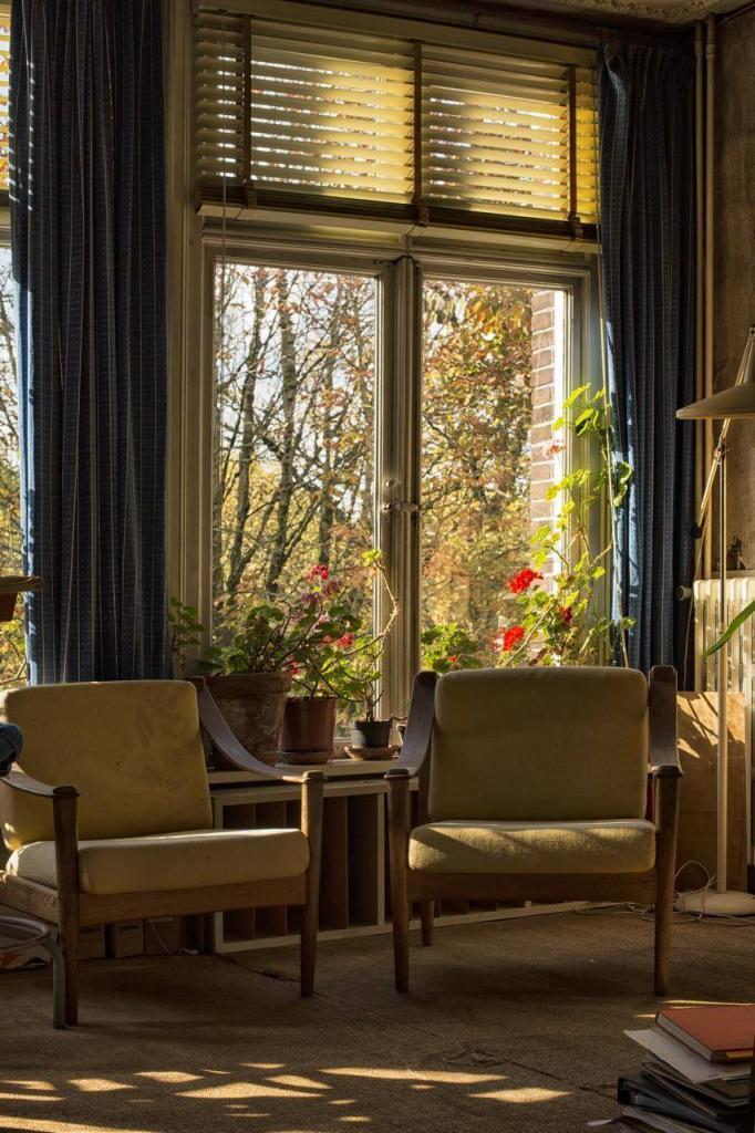 Historisch interieur; studeerkamer van een architect