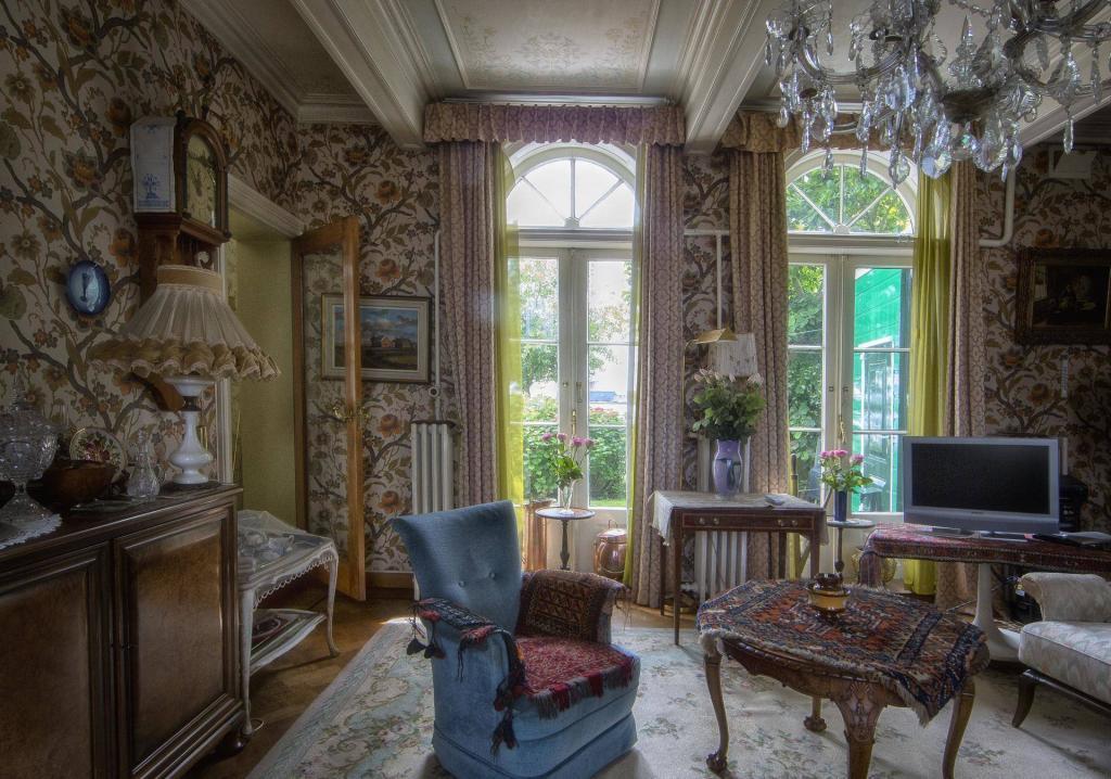 Historisch interieur; mooie lichte zomerkamer